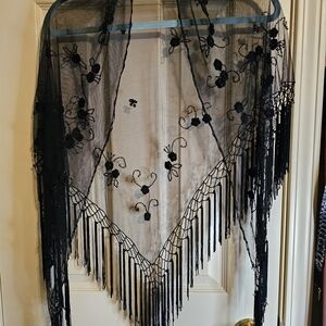 Elegant Black Floral Lace Shawl